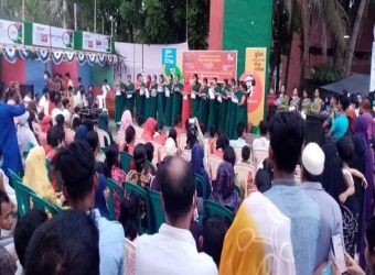 মাদিরিপুর লেক পার্কে বই মেলা