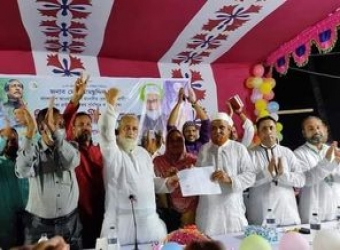 জনগণের দ্বারে দ্বারে রুহুল-আমীন মাদানী এমপি।
