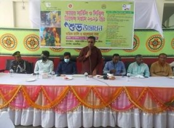 শ্রমিক ও শ্রমিকের পরিবারের সদস্যদেরকে সরকারের অর্থ সহায়তা প্রদান করেন -জেলা প্রশাসক। 