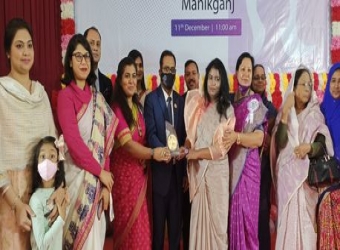 লাখপতি ১৭ নারী উদ্যোক্তা পেলেন সম্মামনা 