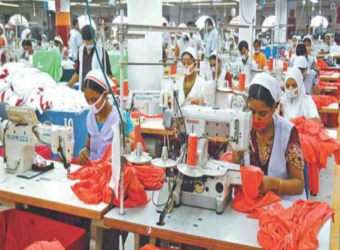 এবার শ্রমিক সংকটে পোশাক শিল্প