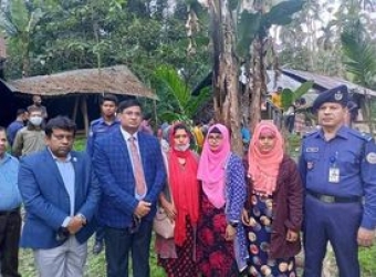 তিন বোনকে অনশনে ভাঙিয়ে, বাড়ি ফেরত দিবেন এসপি