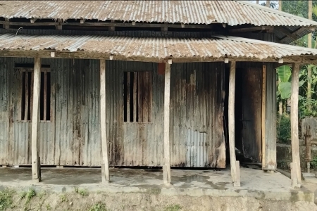 পটুয়াখালীর দশমিনায় একটি ভোট কেন্দ্রে আগুন দিয়েছে দুর্বৃত্তরা।