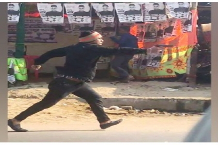চট্টগ্রামে পিস্তল উঁচিয়ে গুলি করা যুবক 'ব্ল্যাক শামীম'