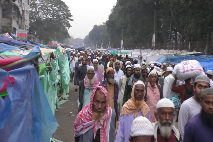 বিশ্ব ইজতেমায় দলে দলে জামায়েত হচ্ছে মুসল্লিরা