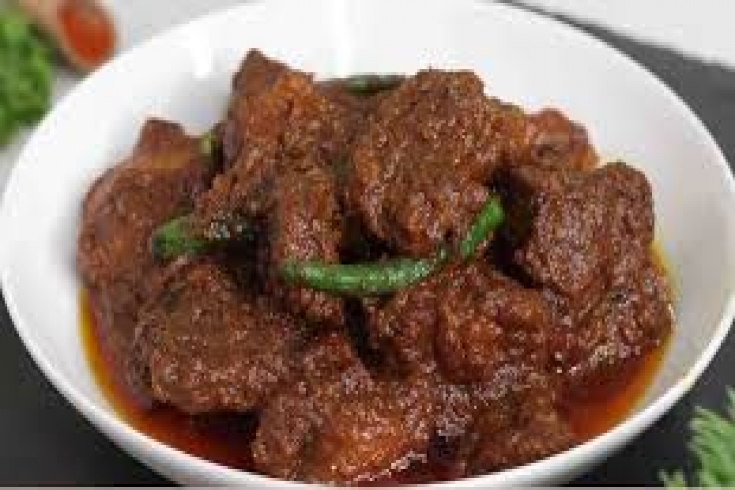 তেল ও মাংসের দাম অধিক দামে রাখায় ২০ জন ব্যাবসায়ি  কে গ্রেফতার
