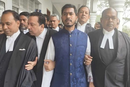 ক্ষমা চেয়েও রক্ষা হলো না নুরের, দিতে হবে মুচলেকা