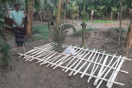 বড়াইগ্রামে চাঁদা না পেয়ে কবরস্থানে দাফন  হয়নি গৃহবধুর লাশ 