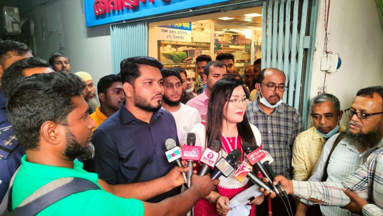 রূপগঞ্জে ৫ হাসপাতালে উপজেলা স্বাস্থ্য অফিসারের অভিযান। ৪ লাখ ৮০ হাজার টাকা জরিমানা। সিলগালা-১