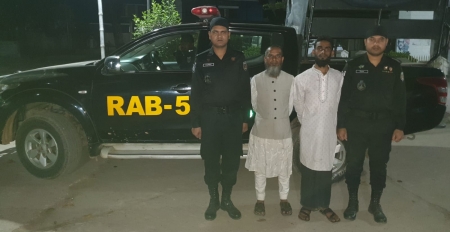 প্রাইভেট কারে লুকানো ২০ কেজি গাঁজা সহ ২ মাদক ব্যবসায়ী আটক