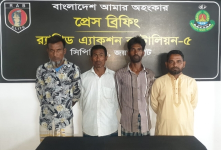 জয়পুরহাটে ট্যাপেন্টাডল সহ ৪ মাদক কারবারি আটক