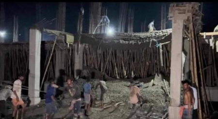 নির্মাণাধীন রাঙ্গাবালী স্বাস্থ্য কমপ্লেক্সের ছাদ ঢালাইকালে একাংশে ধস