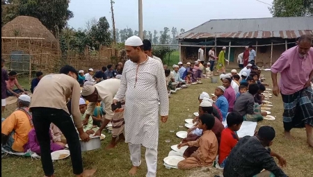 জয়পুরহাটে  আওয়ামী লীগ নেতার উদ্দ্যগে ইফতার ও দোয়া মাহফিল 