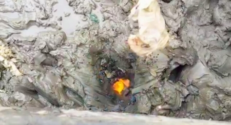 কক্সবাজারের পেকুয়ায় লবণ মাঠে গ্যাসের সন্ধান