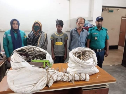 গাজীপুরের পূবাইলে লাখ টাকার চোরাই মালামাল উদ্ধার। 