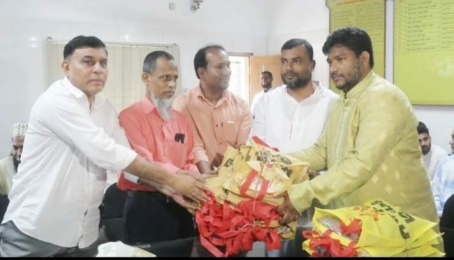 রূপগঞ্জে ৪০ টি শিক্ষা প্রতিষ্ঠানে ৭শতাদিক শিক্ষক - শিক্ষিকার মাঝে ঈদ উপহার বিতরণ