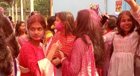 ঠাকুরগাঁওয়ে সনাতন ধর্মাবলম্বীদের দোলযাত্রা ও হোলি উৎসব অনুষ্ঠিত