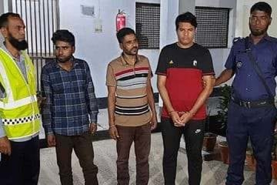 পটুয়াখালীতে ভুয়া সচিব সহ গ্রেফতার আরো দুই! 