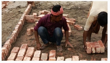 ডোমারে সড়ক নির্মানে অনিয়ম এলাকাবাসীর ক্ষোপ। 