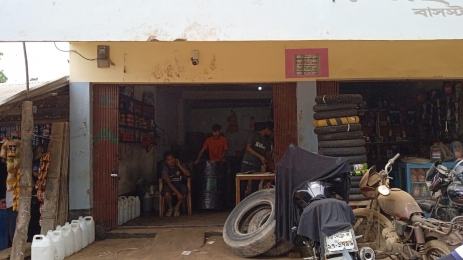 রাজস্থলীতে অবৈধ জ্বালানী তেলের ব্যবসা,প্রশাসনের নাকের ডগায়  সরকার কে লক্ষ লক্ষ টাকার কর ফাঁকি। 
