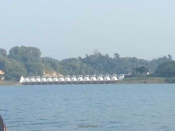 কাপ্তাই হ্রদের পানি কমে হাওয়ায় ব্যাহত হচ্ছে বিদ্যুৎ উৎপাদন 