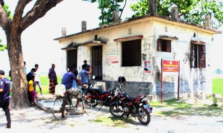 পীরগনজ উপজেলা ডাসারপাড়া কমিউনিটি ক্লিনিক এর বেহাল দশা 