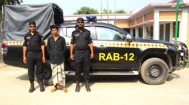 র‌্যাব-১২ অভিযানে সিরাজগঞ্জ জেলার  রায়গঞ্জ ও উল্লাপাড়া থানা এলাকা হতে ৫.৪৬০ কেজি গাঁজা ও ১৯২ পিস ইয়াবাসহ ০৩ জন গ্রেফতার