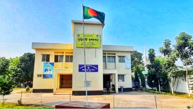 ১০দিনের আমদানি-রপ্তানি বন্ধ বুড়িমারী স্থলবন্দরে। 