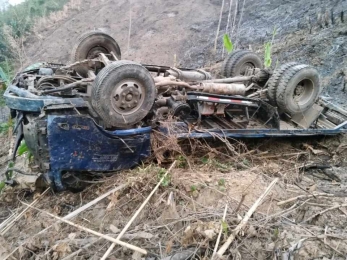 সাজেকে ডাম্পট্রাক খাদে পড়ে ছয় শ্রমিক নিহত, আহত-১৩