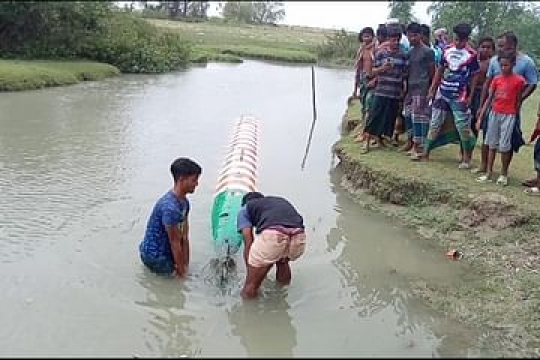 পটুয়াখালী রাঙ্গাবালী উপজেলার একটি খালে ভেসে এলো ‘টর্পেডো’ সদৃশ বস্তু!