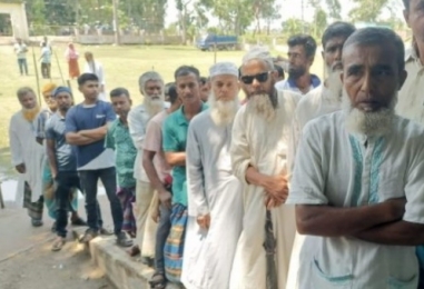 ফরিদপুরে ষষ্ঠ উপজেলা পরিষদ নির্বাচনে ১ম ধাপে ৩ টি উপজেলায় ভোট গ্রহণ চলছে