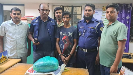 নলছিটিতে এক কেজি গাঁজাসহ যুবক আটক।