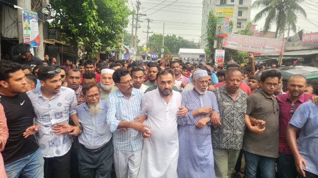 মনোহরদীতে ঘোড়া প্রতীকের চেয়ারম্যান প্রার্থীর গণ মিছিল
