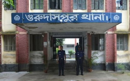 গুরুদাসপুর  মৃত ভেবে স্ত্রীকে রাস্তায় ফেলে পালালো স্বামী 