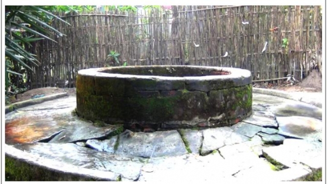 গ্রাম বাংলার ঐতিহ্যবাহী হারিয়ে যাচ্ছে কুয়া। 