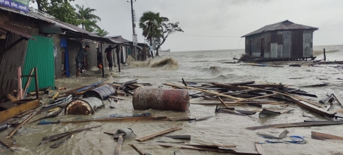 দ্বীপ উপজেলা হাতিয়ার নলচিরা ঘাটে ঘূর্ণিঝড় রেমালের ক্ষয়ক্ষতি আনুমানিক কয়েক কোটি টাকা
