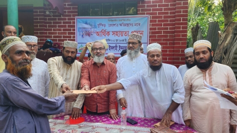ইন্দুরকানীতে ঘুর্নিঝড় রেমালে ক্ষতিগ্রস্থ মানুষের পাশে উপজেলা জামায়াতে ইসলামি।