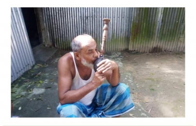 গ্রাম বাংলার ঐতিহ্যবাহী হারিয়ে যাচ্ছে হুক্কা। 