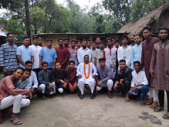 অন্যরকম বদলিজনিত বিদায় সংবর্ধনা পেলেন শিক্ষক ফজলুল হক