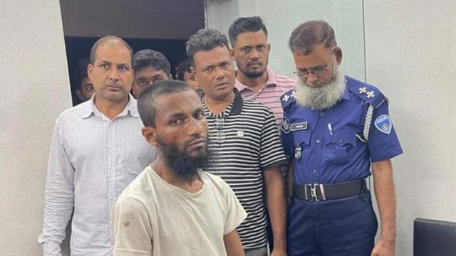 রামগতিতে পারিবারিক কলহের জের স্ত্রী  কুপিয়ে হত্যার স্বামী গ্রেপ্তার 
