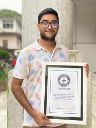 নলছিটির সন্তান রাগীব শাহরিয়ার অংকনের গিনেস ওয়ার্ল্ড রেকর্ড।