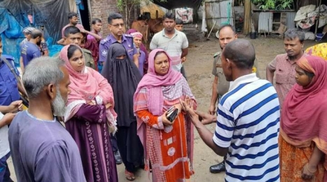 বগুড়ায় ইউএনও'র সহায়তায় পরীক্ষা কেন্দ্রে ফিরলেন আলিম পরীক্ষার্থী