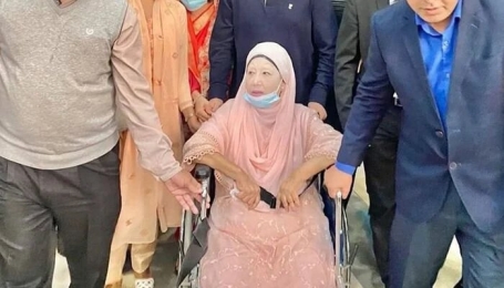 হাসপাতাল থেকে বাসায় ফিরেছেন খালেদা জিয়া