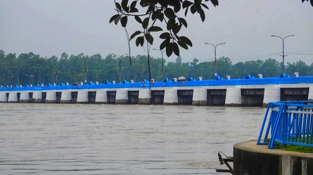 বাড়ছে তিস্তার পানি, ভয়াবহ বন্যার শঙ্কা।