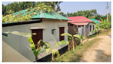 আশ্রয়ণ প্রকল্পের ঘর দেওয়ার নামে অর্থ আত্মসাতের অভিযোগ