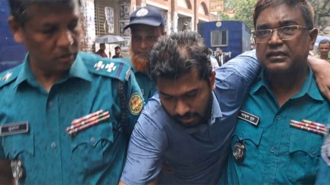  কোন এক নেতা সাবেক ডাকসুর ভিপি নূর কে ৪ লাখ টাকা দেন: ডিবি হারুন 