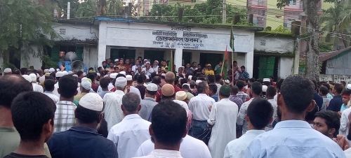 নলছিটিতে হাসিনা পতন আন্দোলনে শহীদদের স্মরনে বিএনপি ও ছাত্র জনতার দোয়া মোনাজাত অনুষ্ঠিত। 