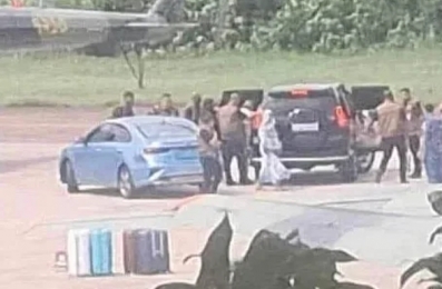 শেখ হাসিনা বাড়তি কাপড়, নিত্যব্যবহারের জিনিসও সঙ্গে নিতে পারেননি