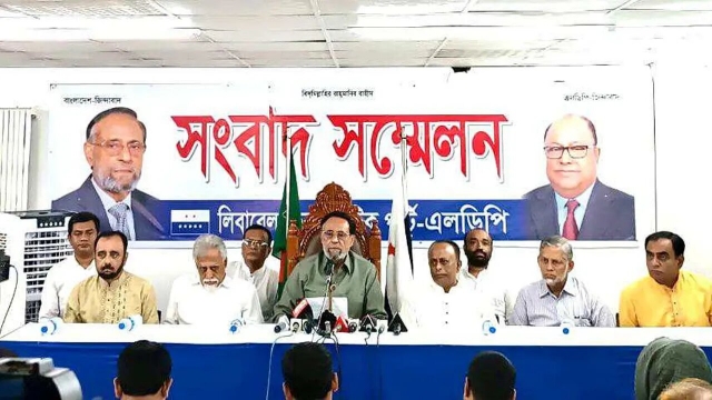 আওয়ামী লীগের নিবন্ধন বাতিল ও নিষিদ্ধ করতে হবে: কর্নেল অলি