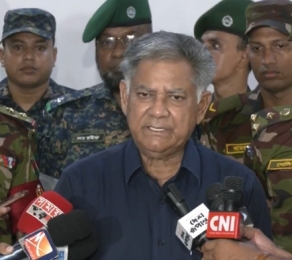 আগামী ৭ দিনের মধ্যে নিষিদ্ধ অস্ত্র ফেরত দেয়ার নির্দেশ